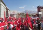 Türkiye 'Teröre lanet' sesleriyle sokaklara döküldü! 