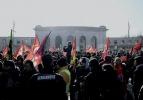 Versay Sarayı'nın çevresinde Macron protestosu