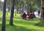 Koronavirüse aldırmadılar! Sahile akın ettiler!