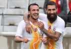 Sokağa çıkması yasak olan futbolcular