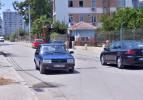 Baba ile oğlu 27 yaşındaki otomobili elektrikli araca dönüştürdü