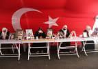 Diyarbakır anneleri bayramda da evlatlarının yolunu gözlüyor