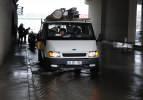 Sağanak yağışın vurduğu İstanbul'da yollar göle döndü!