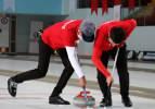 Milli curlingciler Kovid-19 s&uuml;recinde g&uuml;&ccedil; depoluyor