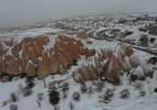 Kapadokya'nın kar manzaraları turistleri büyüledi
