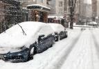 İstanbul yoğun kar altında! Ara&ccedil;lar yollarda kaldı...