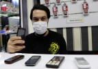 Çöpe atılan tuşlu telefonlar değere bindi! Yok satıyor...