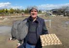 İran tavuklarından ürettiği yumurtayı 7 TL'den satıyor!