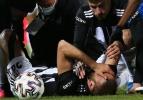 Sakatlanan Cenk Tosun'a destek mesajı yağdı