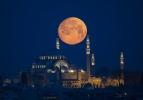 İstanbul'da dolunay güzelliği