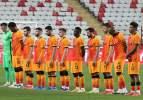 Galatasaray'da 12 futbolcu haber bekliyor