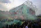 Manchester United - Liverpool maçı öncesi taraftarlardan baskın! Öfke dinmiyor...