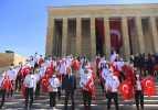 Gençlik ve Spor Bakanı Mehmet Muharrem Kasapoğlu gençlerle Anıtkabir'i ziyaret etti