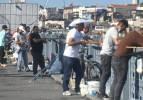 İstanbul Boğazı ve Galata Köprüsü olta balıkçıların akınına uğradı