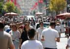  İstiklal Caddesi'nde yoğunluk; maske kuralı hiçe sayıldı