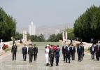 Cumhurbaşkanı Erdoğan, YAŞ üyeleriyle Anıtkabir'i ziyaret etti