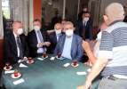 Başkan Erdoğan, mahalle kıraathanesinde çay içti