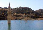 Sivas'ta baraj suyu çekilince cami minaresi ortaya çıktı