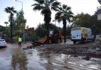 Marmaris'te sağanaktan dolayı dereler taştı, evleri su bastı