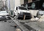 Şişli'de ilginç kaza! Kamyonet park halindeki 6 araca çarptı!