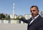 Caminin kendi arazisi üzerindeki kısmını bariyerlerle çevirdi