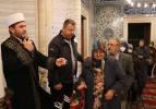Peygamber Efendimizin Sakal-ı Şerif'ini görenler gözyaşlarına hâkim olamadı