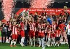 Demir Grup Sivasspor, kupasını kaldırdı