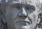 İzmir'deki Atatürk maskına dağcı ekipten özel bakım