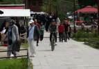 Turistler akın etti, Uzungöl'de konaklayacak yer kalmadı!