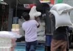 Gıda kıtlığı yaşanan Sri Lanka'da unlu mamullerin 2-3 gün içinde tükenmesi bekleniyor