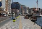 İzmir'de şaşırtan görüntü! Sokaklar ve kordon bomboş kaldı