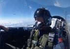 Milli Savunma Bakanı Akar, F-16 kokpitinde