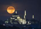 İstanbul'da mest eden dolunay manzarası!