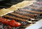 Bitmeyen 'kebap' rekabeti! Adana'nın mı? Şanlıurfa'nın mı...