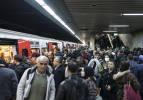 Ankara'da yine ulaşım kaosu: Metroda arıza, otobüste izdiham