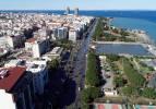 Deniz seviyesinin yükseldiği İskenderun'da binalar boşaltıldı