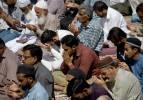 Kardeş ülke Pakistan'da cuma namazı sonrası depremzedeler için dua edildi