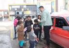 Gördüğü rüyanın etkisinde kaldı: Topladığı oyuncakları çocuklara ulaştırdı