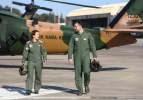 Burcu Yarbay, depremzedelere helikopterle yardım ulaştırıyor