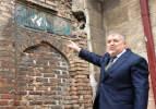 Ulu Cami'nin eğri minaresindeki 'kufi' yazılar restore edilecek