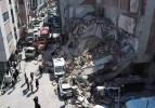 Güngören'de 5 katlı metruk bina çöktü: 1 kişi yaralandı