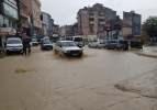 Meteorolojiden 3 ile sağanak yağış uyarısı: Birçok ilde su baskınları oluştu