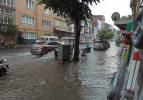 Bursa, Eskişehir ve Amasya'da sağanak yağış: Sokaklar göle döndü