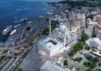 Eminönü'nde bayram nedeniyle oluşan insan seli havadan görüntülendi