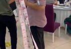Böyle düğün hediyesi görülmedi: Davetliler şaşkınlıklarını gizleyemedi, tam 45 metre!