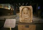 İtalya'ya kaçırılan 1800 yıllık Zeugma Mezar Steli Türkiye'ye iade edildi