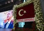 MHP lideri Devlet Bahçeli'nin AK Parti'ye gönderdiği çiçek sayısı gündem oldu