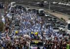 İsrailliler Netanyahu'ya bayrak açtı... Yollara döküldüler