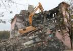 Diyarbakır'da bodrumuna ihbar atıldığı bildirildi! Binanın yıkımı başladı