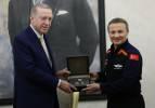 Başkan Erdoğan, Alper Gezeravcı'yı kabul etti! Dikkat çeken anlar